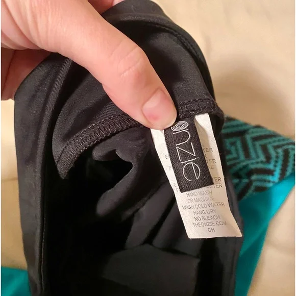 Onzie track leggings. Size M/L. Rarely worn. - Picture 3 of 4